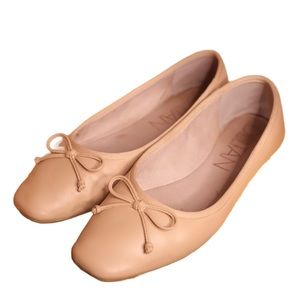 Deltan Quinn Nude Leather Ballet Flat | Size 9M